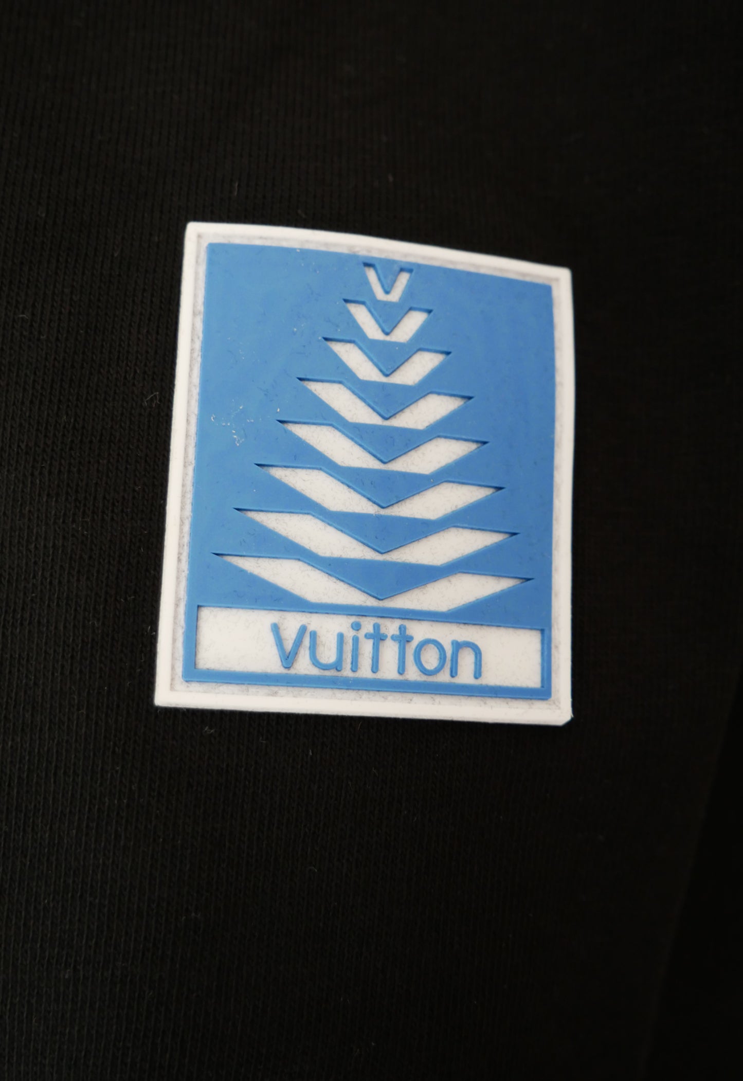 Louis Vuitton T-Shirt in Schwarz, Logo Frontprint