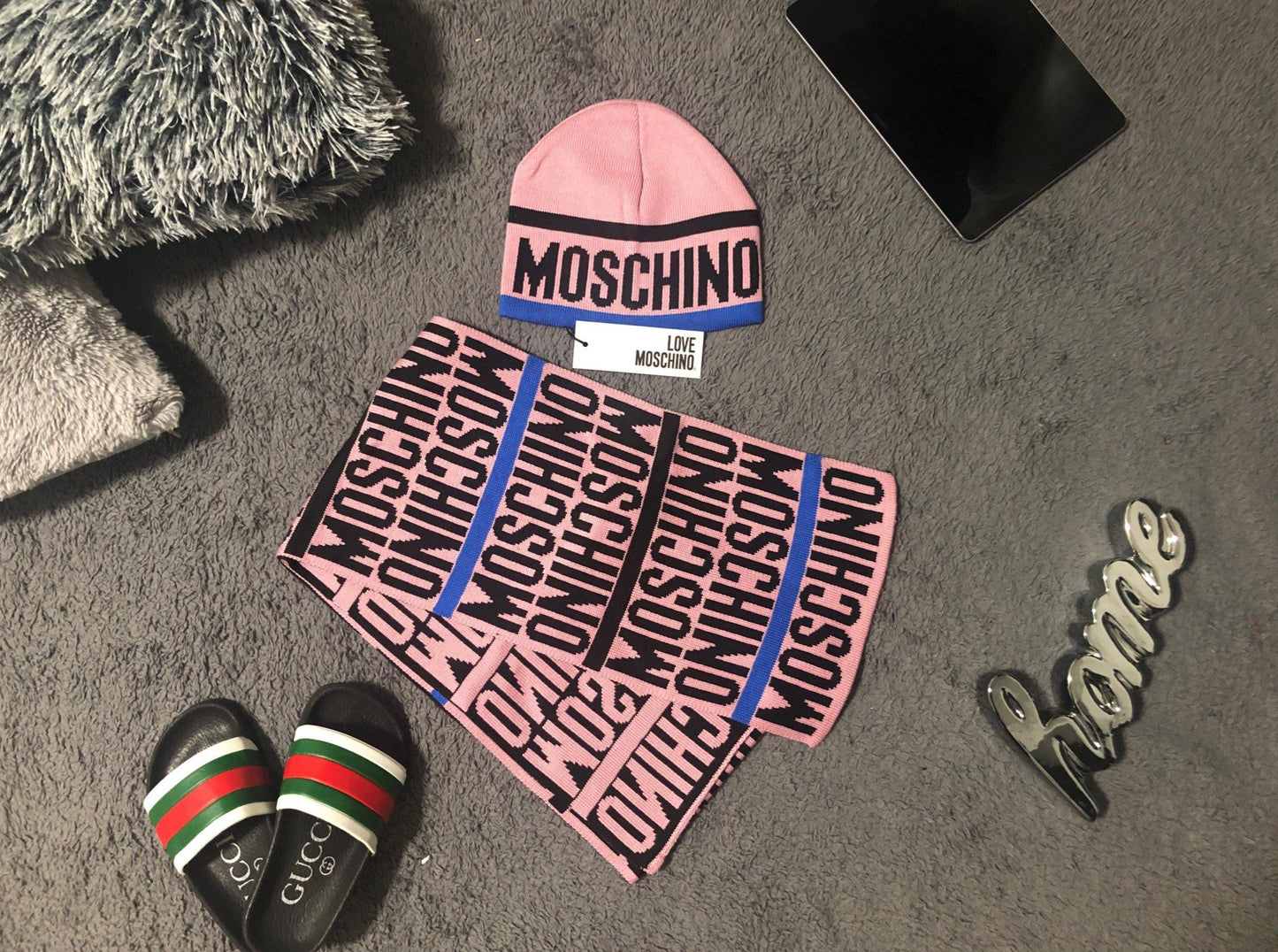 Moschino Baby, Kinder Schal, Mütze – Vorderansicht