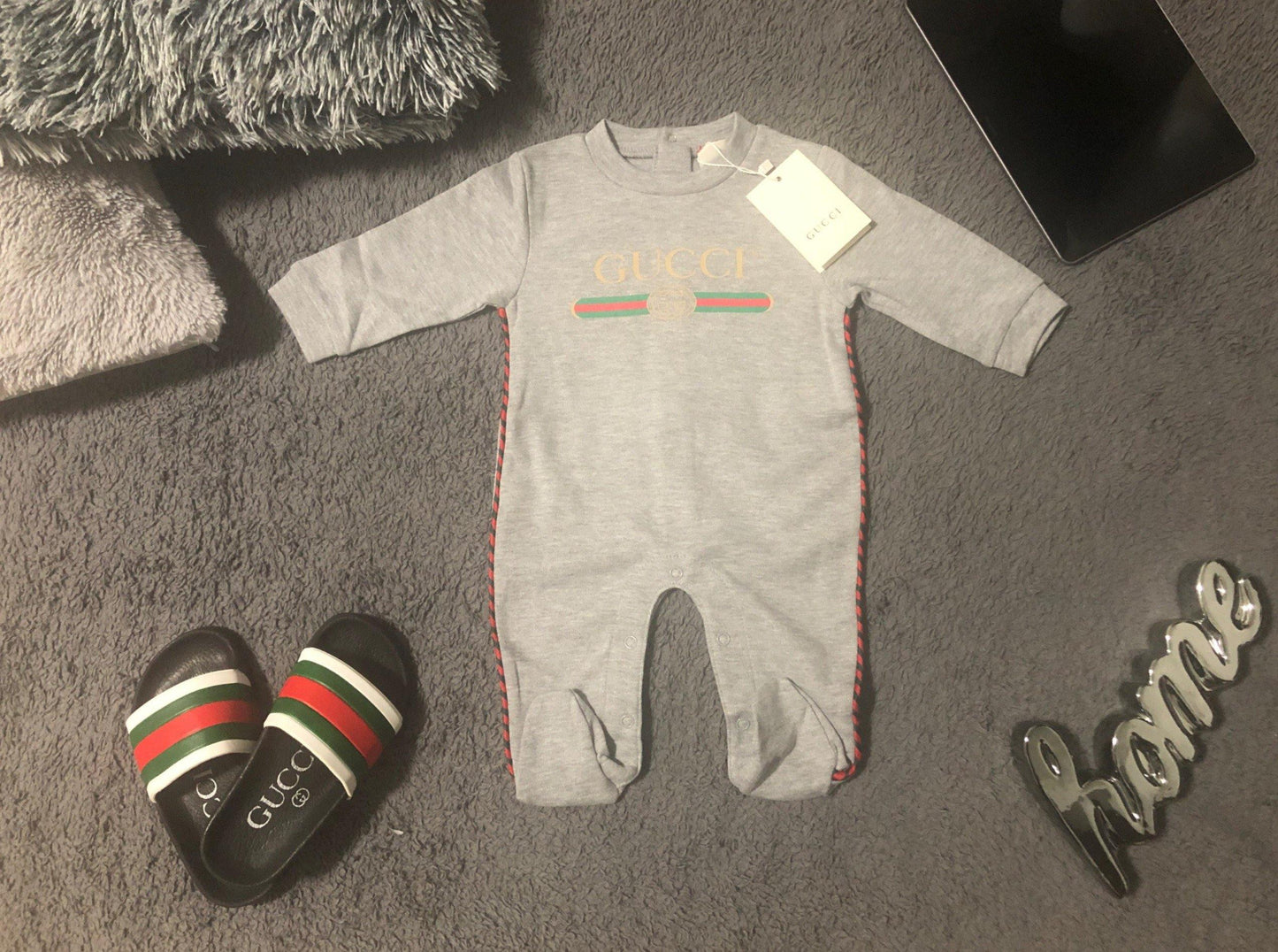 Gucci Herren Strampler Baby – Vorderansicht