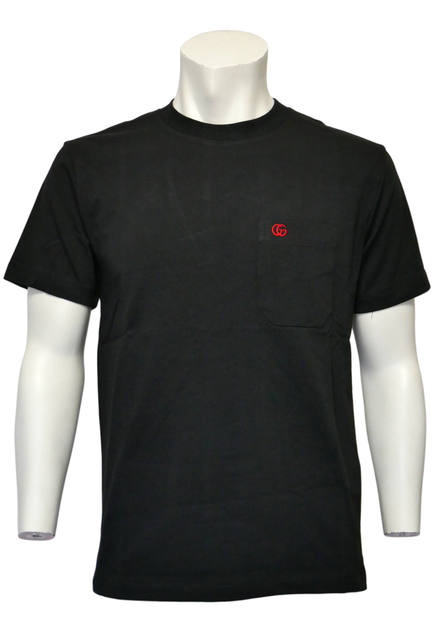 Gucci Herren T-Shirt Schwarz mit Brusttasche und Rotem Logo – Vorderansicht