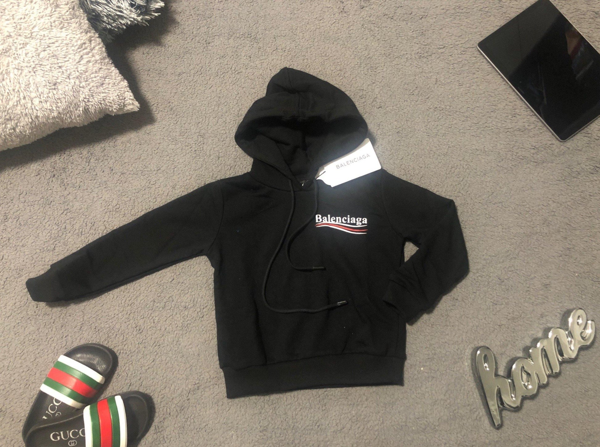 Balenciaga Baby, Kinder Kaputzenpullover – Vorderansicht